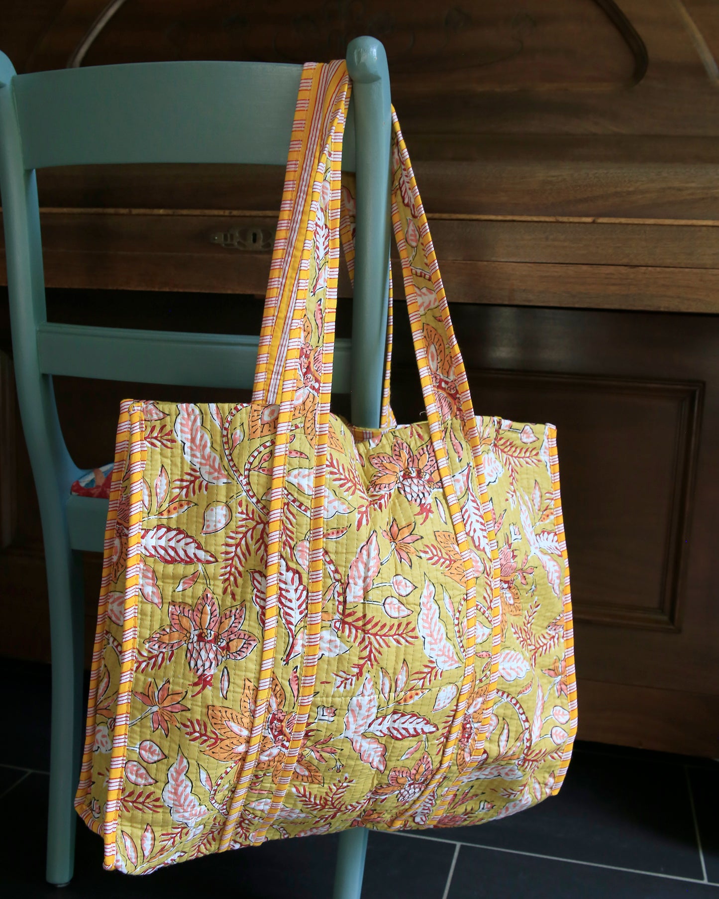 Quilted shopper - Pistache met bloemen