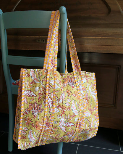 Quilted shopper - Pistache met bloemen