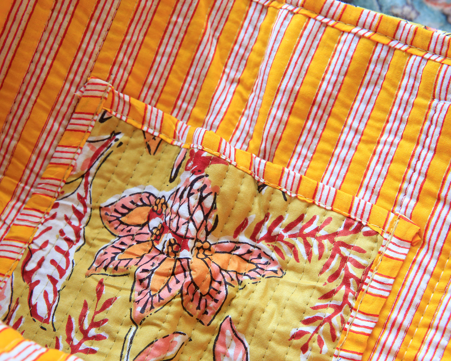 Quilted shopper - Pistache met bloemen